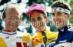 Greg Lemond sul podio del Tour de France con Fignon e Delgado