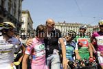 Il momento alla partenza dell'11a tappa in ricordo di Fabio Saccani - Foto Maurizio Brambatti